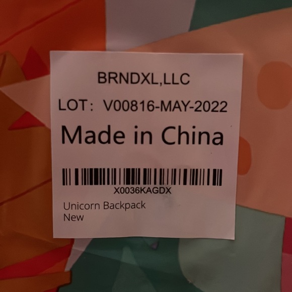 Ombu Girls Unicorn Backpack. Fun and whimsical iridescent fabric. - Picture 11 of 11